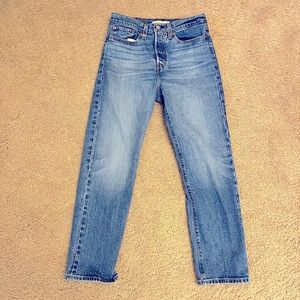 Levis wedgie straight